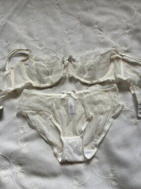Two piece laced cream lingerie set brand new without tags